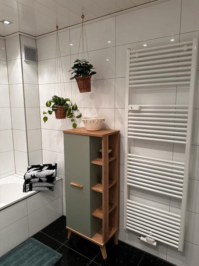 A&V Apartments Wunderschoene Rheinblick Wohnung Zum Entspannen Apt Ela ドゥイスブルグ エクステリア 写真