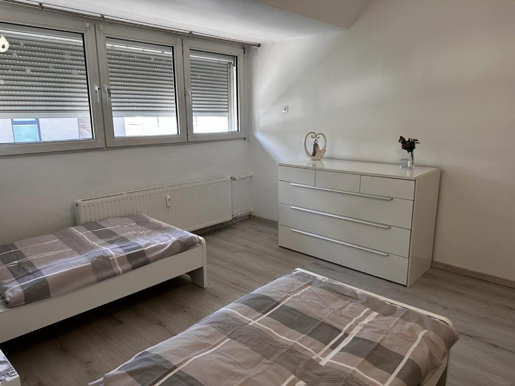 A&V Apartments Wunderschoene Rheinblick Wohnung Zum Entspannen Apt Ela ドゥイスブルグ エクステリア 写真