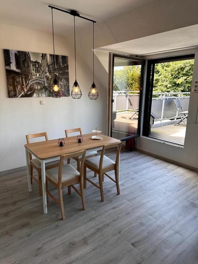 A&V Apartments Wunderschoene Rheinblick Wohnung Zum Entspannen Apt Ela ドゥイスブルグ エクステリア 写真