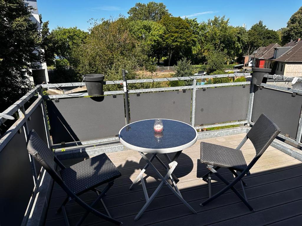 A&V Apartments Wunderschoene Rheinblick Wohnung Zum Entspannen Apt Ela ドゥイスブルグ エクステリア 写真