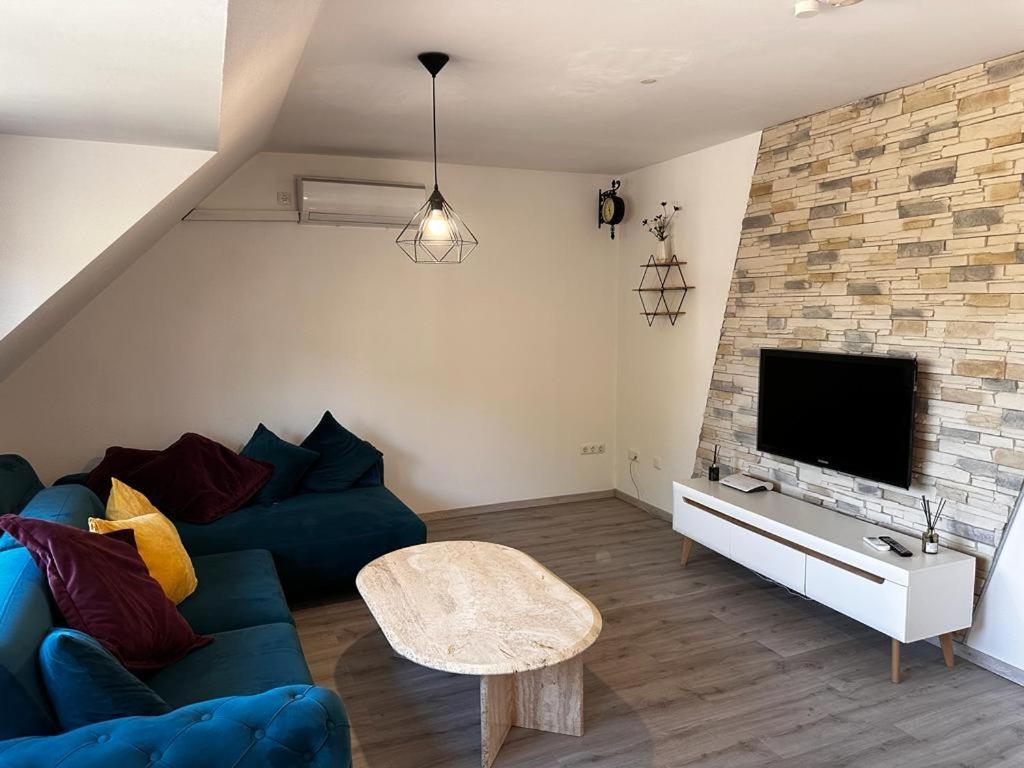 A&V Apartments Wunderschoene Rheinblick Wohnung Zum Entspannen Apt Ela ドゥイスブルグ エクステリア 写真