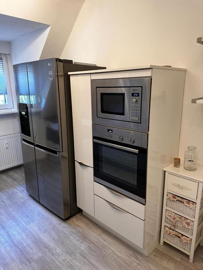A&V Apartments Wunderschoene Rheinblick Wohnung Zum Entspannen Apt Ela ドゥイスブルグ エクステリア 写真